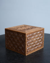 Load image into Gallery viewer, Chip Carving: Techniques For Carving Beautiful Patterns By Hand